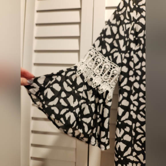 Zac&Rachel Black and white long sleeve top - Picture 3 of 4